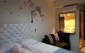 Reddoorz Apartment @ Emerald Towers Bandung